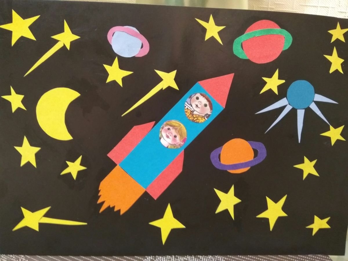 Аппликация на тему космонавтики. Аппликация в подготовительной группе на тему звезды и кометы. Аппликация на тему космос. Аппликация космос для детей. Аппликации на тему космос для детей.