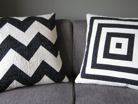 Декоративные подушки двухцветные