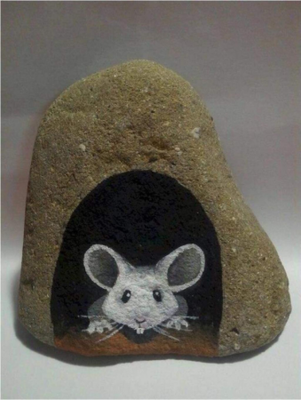 Мышка на Камне
