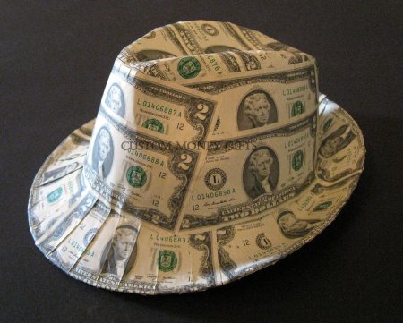 Шляпа с деньгами