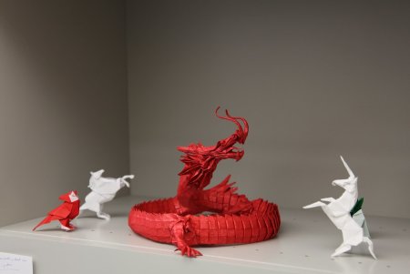Китайский дракон из бумаги
