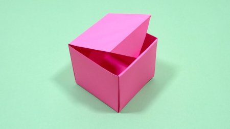 Маленькая коробочка оригами